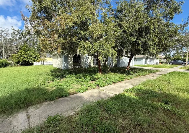 Photo 2 of Single family home for sale at 8835 Aruba Ln, Port Richey, FL 34668 | MLS# W7889702 | Listing updated on 2026-09-22
