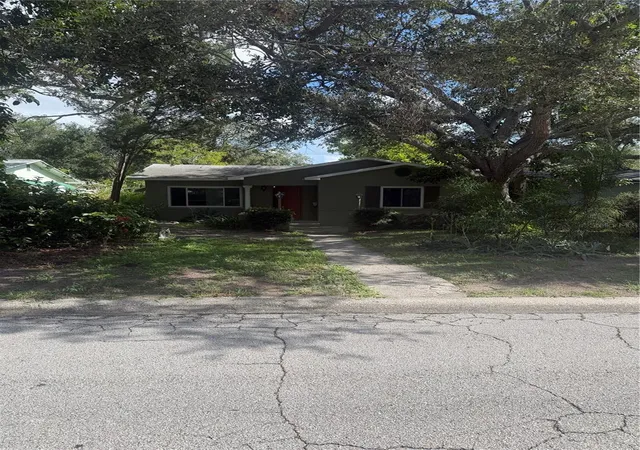 Photo 1 of Single family home for sale at 215 24th Avenue N, Saint Petersburg, FL 33704 | MLS# TB8550953 | Listing updated on 2026-09-22