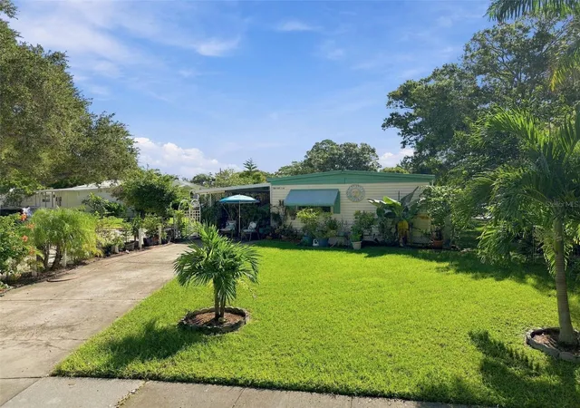 Manufactured home for sale at 980 7th Street NW #1A, LARGO, FL 33770 | MLS# TB8550955