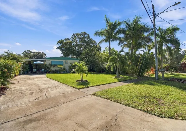 Photo 2 of Manufactured home for sale at 980 7th Street NW #1A, Largo, FL 33770 | MLS# TB8550955 | Listing updated on 2026-09-25