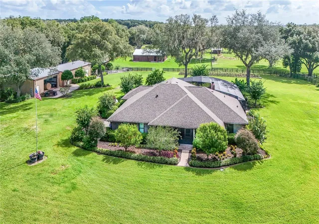 Single family home for sale at 38224 Journey Ln, LADY LAKE, FL 32159 | MLS# G5118111