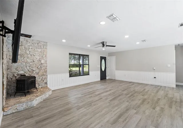 Photo 3 of Single family home for sale at 1869 SW 32nd Place, Bell, FL 32619 | MLS# GC543689 | Listing updated on 2026-10-03