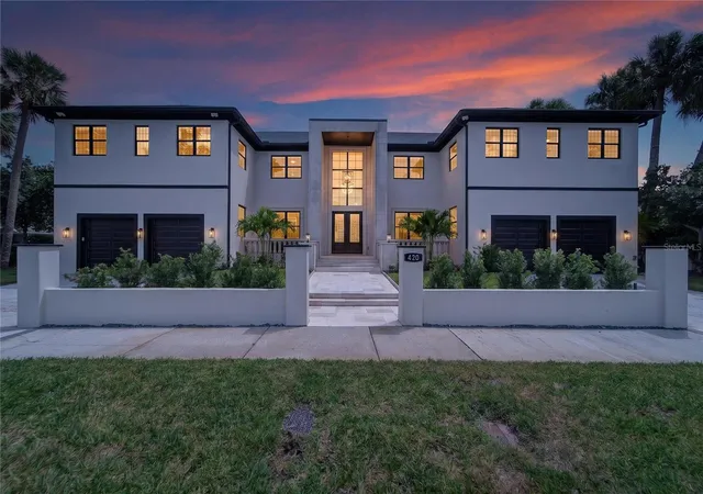Photo 2 of Mansion for sale at 420 S Royal Poinciana Dr, Tampa, FL 33609 | MLS# TB8550963 | Listing updated on 2026-10-08