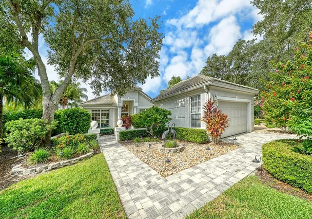 Single family home for sale at 7126 Kensington Ct, UNIVERSITY PARK, FL 34201 | MLS# A4706926