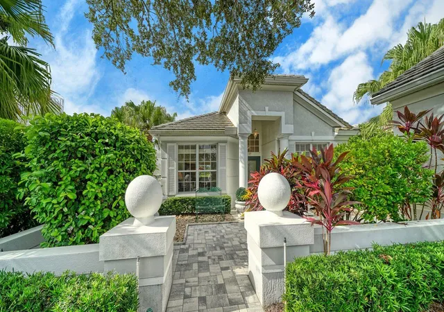 Photo 1 of Single family home for sale at 7126 Kensington Ct, University Park, FL 34201 | MLS# A4706926 | Listing updated on 2026-10-08