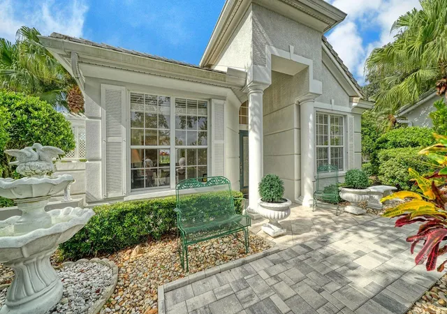Photo 2 of Single family home for sale at 7126 Kensington Ct, University Park, FL 34201 | MLS# A4706926 | Listing updated on 2026-10-08