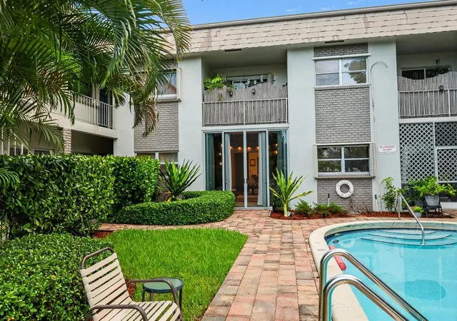 Photo 2 of Condo for sale at 1541 Ne 34th Court #104, Oakland Park, FL 33334 | MLS# O6443749 | Listing updated on 2026-09-30