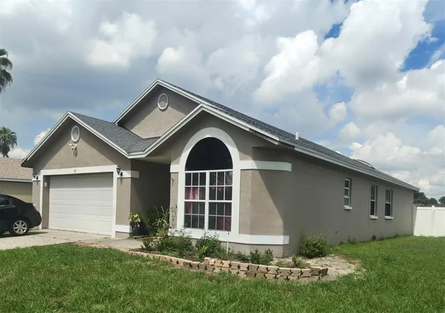Photo 3 of Single family home for sale at 12 Saint Kitts Cir, Winter Haven, FL 33884 | MLS# L4965243 | Listing updated on 2026-09-23