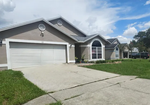 Photo 4 of Single family home for sale at 12 Saint Kitts Cir, Winter Haven, FL 33884 | MLS# L4965243 | Listing updated on 2026-09-23