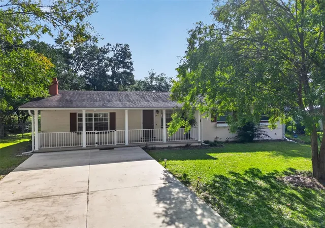 Photo 2 of Single family home for sale at 4613 Ne 22nd Avenue, Ocala, FL 34479 | MLS# OM732674 | Listing updated on 2026-09-22