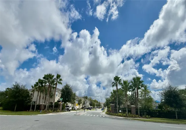 Photo 3 of Townhouse for sale at 10805 Wyne Tree Ct, Orlando, FL 32824 | MLS# S5158056 | Listing updated on 2026-09-25
