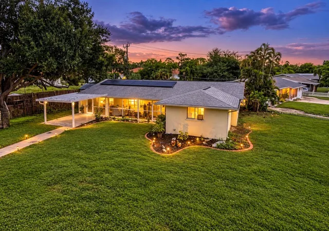 Photo 1 of Single family home for sale at 122 Algiers Dr, Venice, FL 34293 | MLS# L4965245 | Listing updated on 2026-09-22