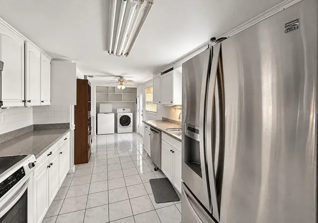 Photo 3 of Single family home for sale at 122 Algiers Dr, Venice, FL 34293 | MLS# L4965245 | Listing updated on 2026-09-22