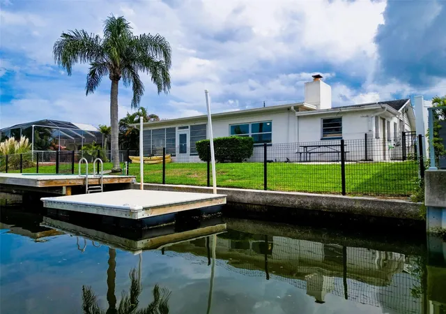 Photo 3 of Single family home for sale at 8723 Hickorywood Ln, Tampa, FL 33615 | MLS# TB8550971 | Listing updated on 2026-10-07
