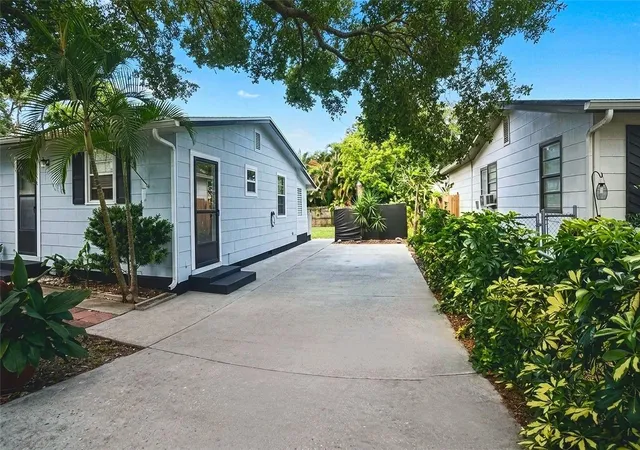 Photo 4 of Single family home for sale at 4480 Newark St N, Saint Petersburg, FL 33714 | MLS# TB8550985 | Listing updated on 2026-10-03