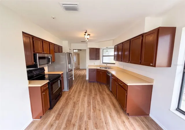 Photo 1 of Single family home for sale at 10033 Creekwater Blvd, Orlando, FL 32825 | MLS# O6443769 | Listing updated on 2026-09-23