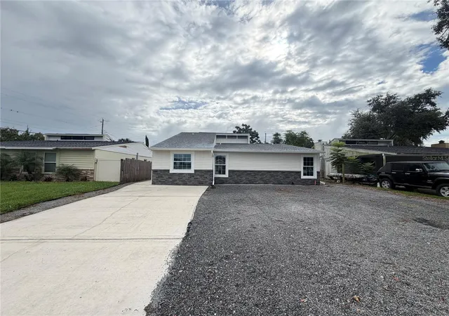 Photo 1 of Single family home for sale at 4610 Devon Ave, Lakeland, FL 33813 | MLS# O6443770 | Listing updated on 2026-10-29