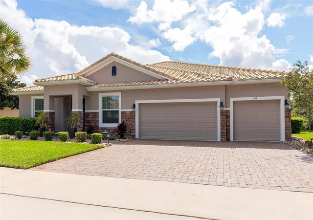 Photo 3 of Sale Pending at 104 Casa Bella Blvd, Deland, FL 32724 | MLS# O6443772 | Listing updated on 2026-09-28