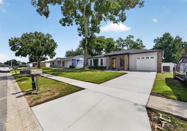 Photo 3 of Single family home for sale at 906 Cutler Dr, Seffner, FL 33584 | MLS# TB8551000 | Listing updated on 2026-09-23
