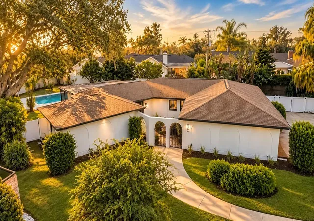 Single family home for sale at 10309 Reclinata Ln, TAMPA, FL 33618 | MLS# TB8551007