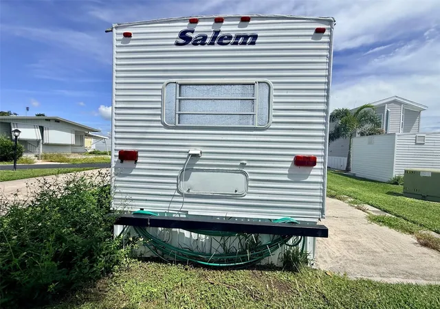 Photo 3 of Manufactured home for sale at 2215 73rd Street E #151, Palmetto, FL 34221 | MLS# D6148872 | Listing updated on 2026-10-03