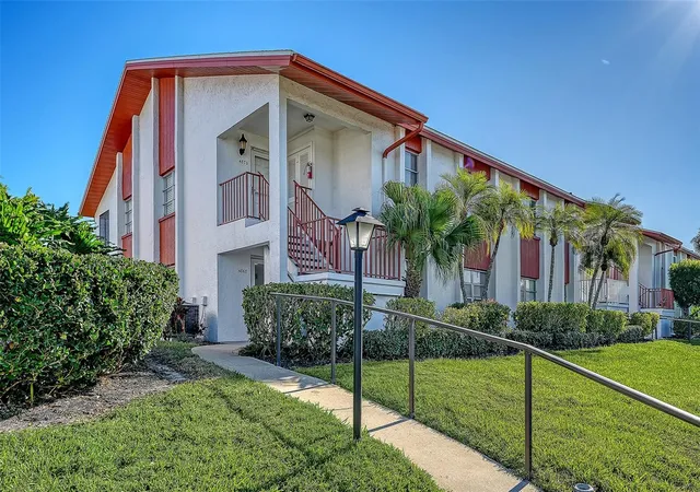 Photo 2 of Condo for sale at 4868 Independence Dr, Bradenton, FL 34210 | MLS# A4706932 | Listing updated on 2026-10-04