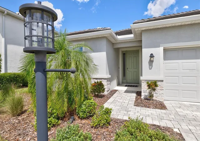 Photo 3 of Single family home for sale at 17825 Gulf Ranch Pl, Bradenton, FL 34211 | MLS# A4706933 | Listing updated on 2026-09-23