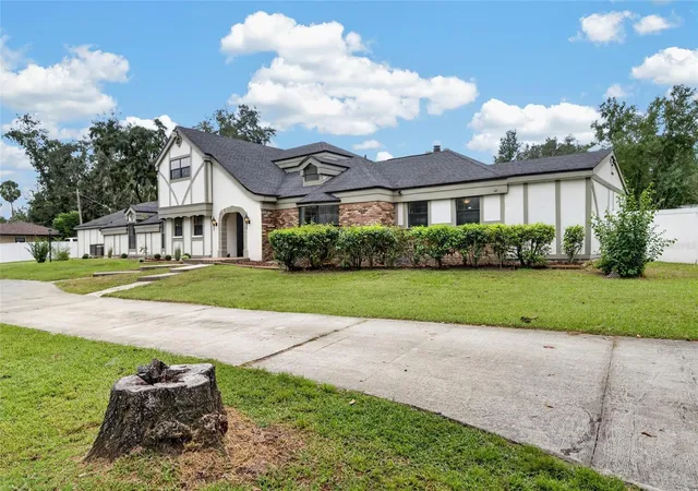 Photo 2 of Single family home for sale at 12603 Lake Hills Dr, Riverview, FL 33569 | MLS# TB8551011 | Listing updated on 2026-10-02