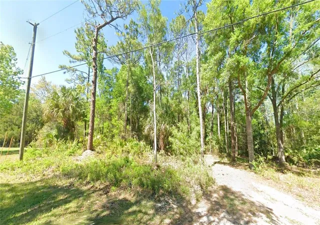 Photo 1 of Sale Pending at 7808 W Manor Ln, Crystal River, FL 34428 | MLS# CC858081 | Listing updated on 2026-10-09