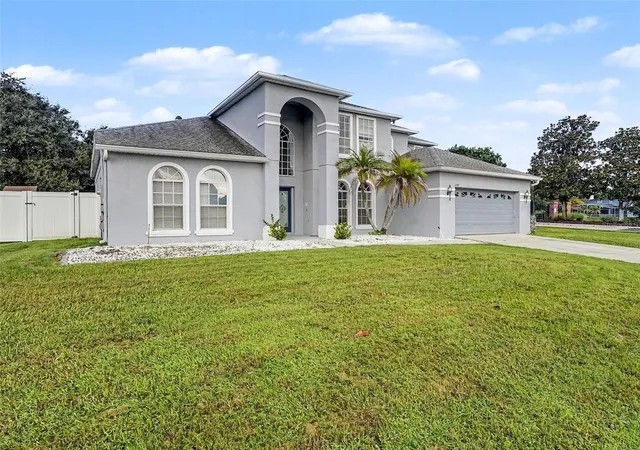 Photo 3 of Single family home for sale at 2102 Green Ash Ct, Winter Garden, FL 34787 | MLS# O6443783 | Listing updated on 2026-10-21