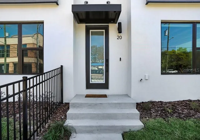 Photo 1 of Townhouse for sale at 2506 W Cleveland St #20, Tampa, FL 33609 | MLS# TB8551018 | Listing updated on 2026-09-23