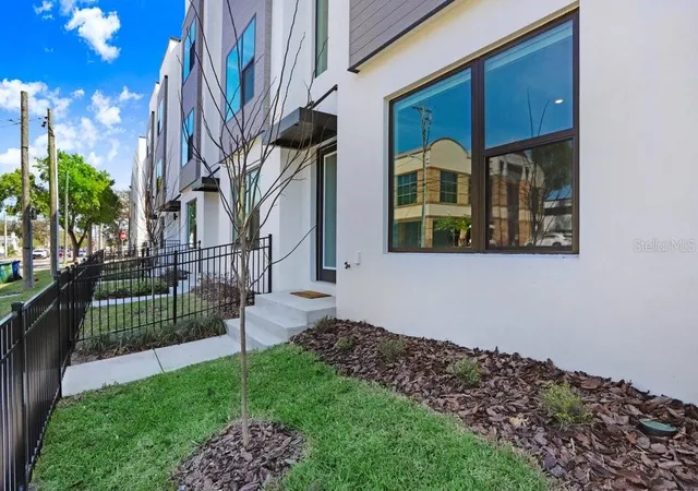 Photo 2 of Townhouse for sale at 2506 W Cleveland St #20, Tampa, FL 33609 | MLS# TB8551018 | Listing updated on 2026-09-23