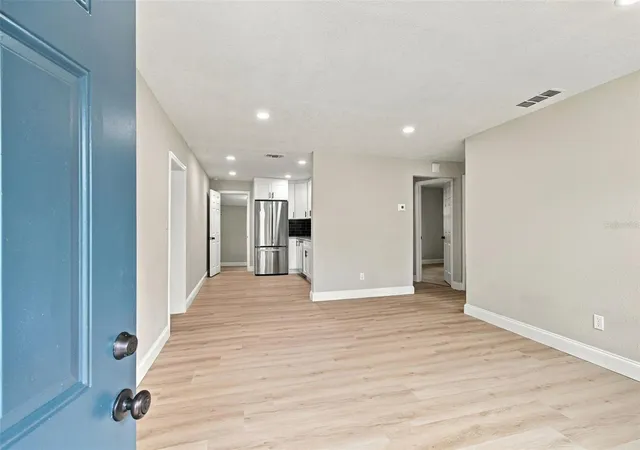 Photo 4 of Single family home for sale at 4216 N Sandalwood Cir, Tampa, FL 33617 | MLS# TB8551019 | Listing updated on 2026-10-01