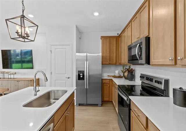 Photo 3 of Townhouse for sale at 3495 Somerset Lakes St, Orlando, FL 32824 | MLS# O6443789 | Listing updated on 2026-09-23