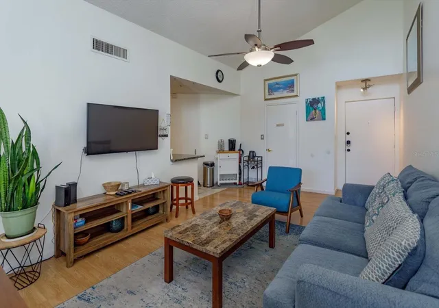 Listing Photo 4 - Condo for sale in building located at 3676 Southpointe Dr, ORLANDO, FL 32822 - Unit #U2