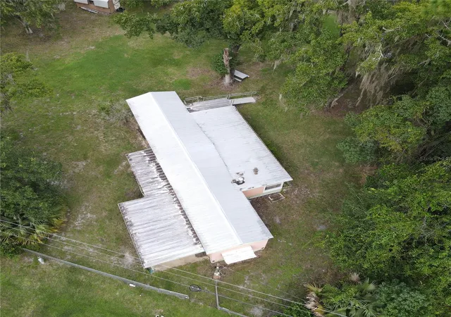 Photo 2 of Manufactured home for sale at 122 Royal Ave, Interlachen, FL 32148 | MLS# OM732683 | Listing updated on 2026-10-02