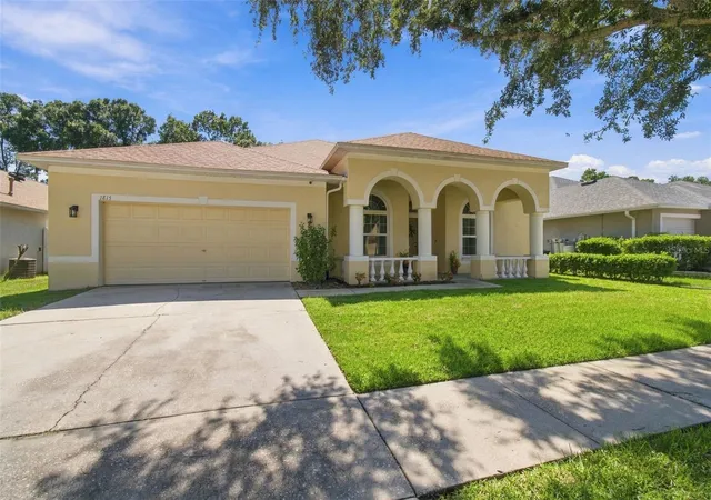 Photo 3 of Single family home for sale at 1815 Winn Arthur, Valrico, FL 33594 | MLS# TB8551023 | Listing updated on 2026-10-03