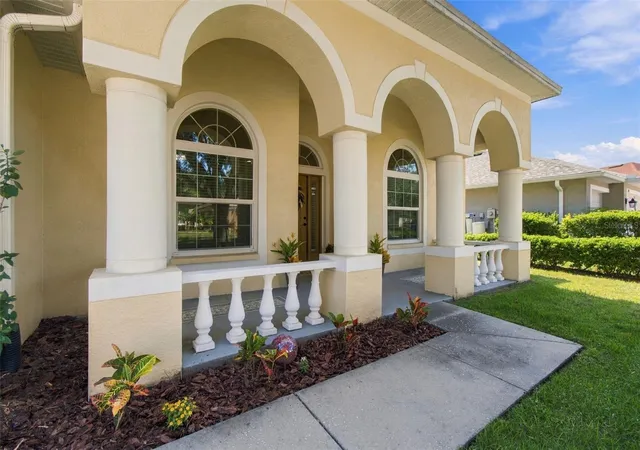 Photo 4 of Single family home for sale at 1815 Winn Arthur, Valrico, FL 33594 | MLS# TB8551023 | Listing updated on 2026-10-03