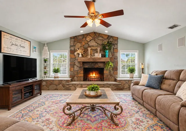 Photo 4 of Single family home for sale at 7107 Morning Dove Loop W, Lakeland, FL 33809 | MLS# TB8551025 | Listing updated on 2026-09-28