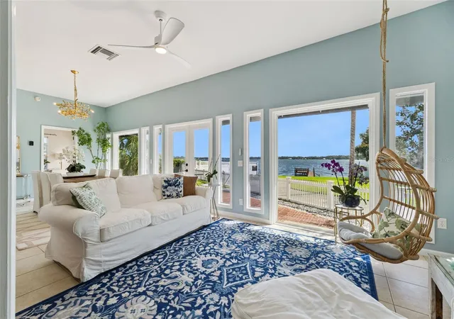 Photo 2 of Single family home for sale at 637 Lake Harbor Cir, Orlando, FL 32809 | MLS# O6443798 | Listing updated on 2026-09-25