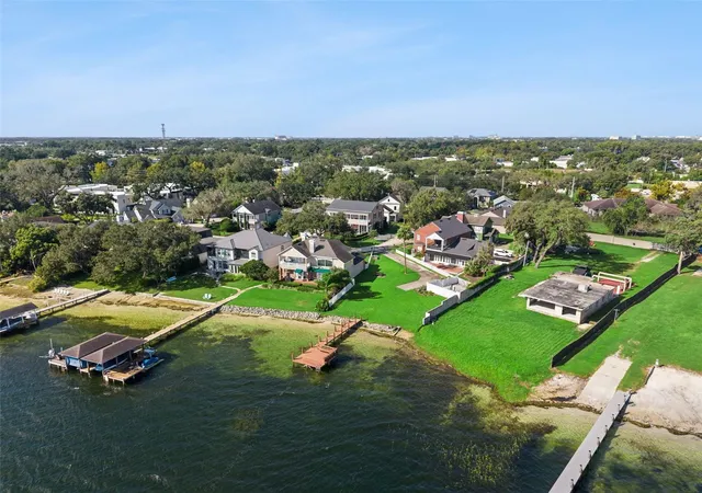 Photo 36 of Single family home for sale at 637 Lake Harbor Cir, ORLANDO, FL 32809 | MLS# O6443798 | Listing updated on 2026-10-05
