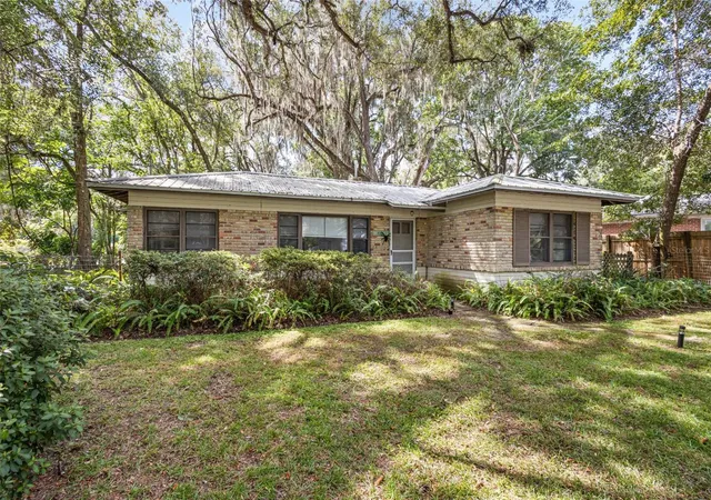 Photo 1 of Single family home for sale at 2703 Nw 2nd Avenue, Gainesville, FL 32607 | MLS# R4912051 | Listing updated on 2026-10-10