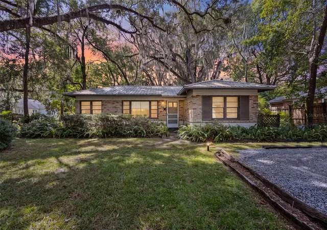 Photo 2 of Single family home for sale at 2703 Nw 2nd Avenue, Gainesville, FL 32607 | MLS# R4912051 | Listing updated on 2026-10-10