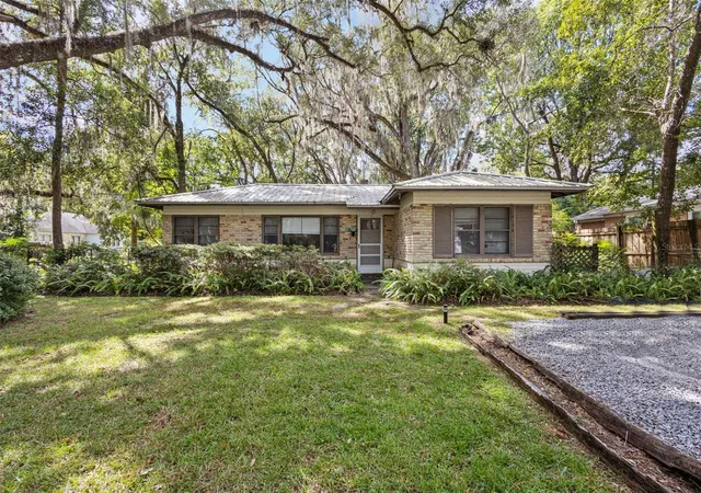 Photo 3 of Single family home for sale at 2703 Nw 2nd Avenue, Gainesville, FL 32607 | MLS# R4912051 | Listing updated on 2026-10-10