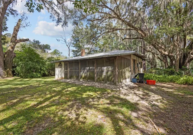 Photo 4 of Single family home for sale at 2703 NW 2nd Avenue, Gainesville, FL 32607 | MLS# R4912051 | Listing updated on 2026-10-10