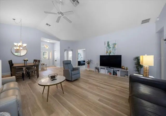 Photo 4 of Single family home for sale at 11100 SW 71st Terrace Rd, Ocala, FL 34476 | MLS# OM732685 | Listing updated on 2026-09-26