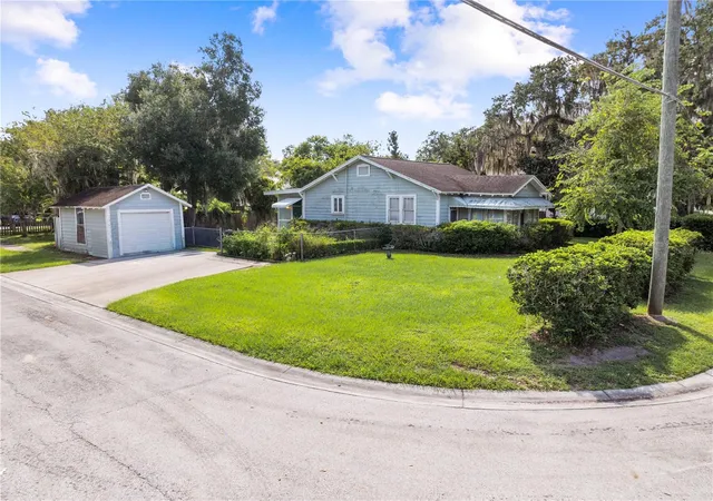 Photo 2 of Single family home for sale at 213 N Clyde Ave, Kissimmee, FL 34741 | MLS# S5158067 | Listing updated on 2026-09-30