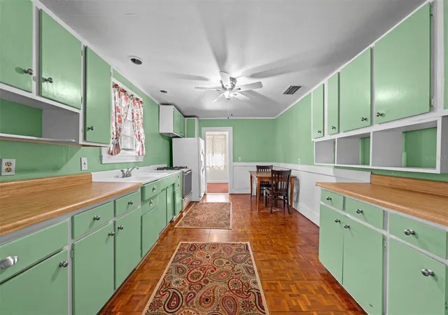 Photo 4 of Single family home for sale at 213 N Clyde Ave, Kissimmee, FL 34741 | MLS# S5158067 | Listing updated on 2026-09-30