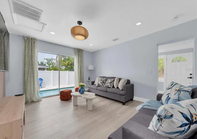 Photo 3 of Single family home for sale at 4000 46th Street N, Saint Petersburg, FL 33714 | MLS# TB8551038 | Listing updated on 2026-10-02