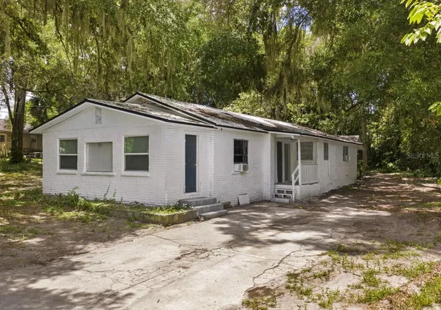 Photo 2 of Multi family home for sale at 1118 Nw 7th Avenue, Ocala, FL 34475 | MLS# A4706948 | Listing updated on 2026-09-22